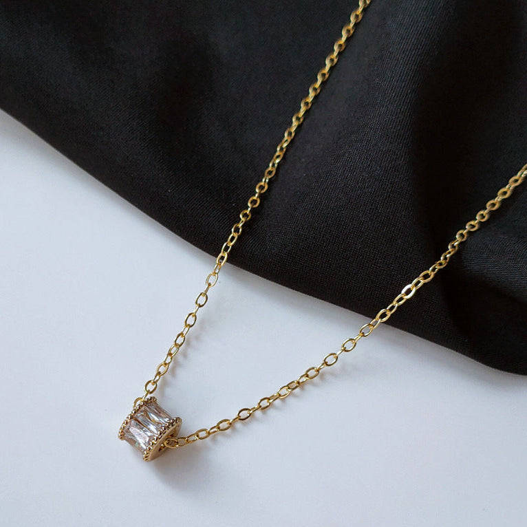 Rhea Sapphire Gold Necklace