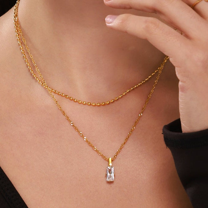Aphrodite Emerald Solitaire Necklace