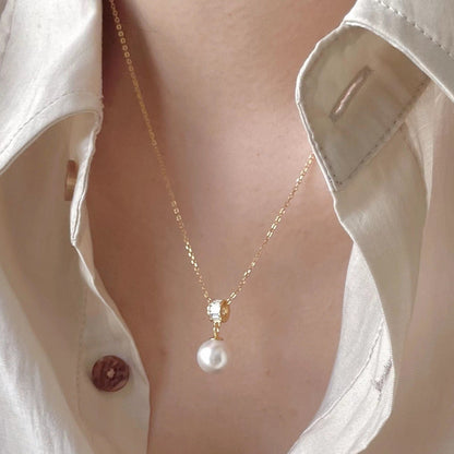 Luna Baguette Pearl Necklace